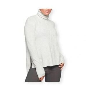 Athleta Pullover Turtleneck Sweater XS Extra Fine Merino Wool Blend Cream Gray